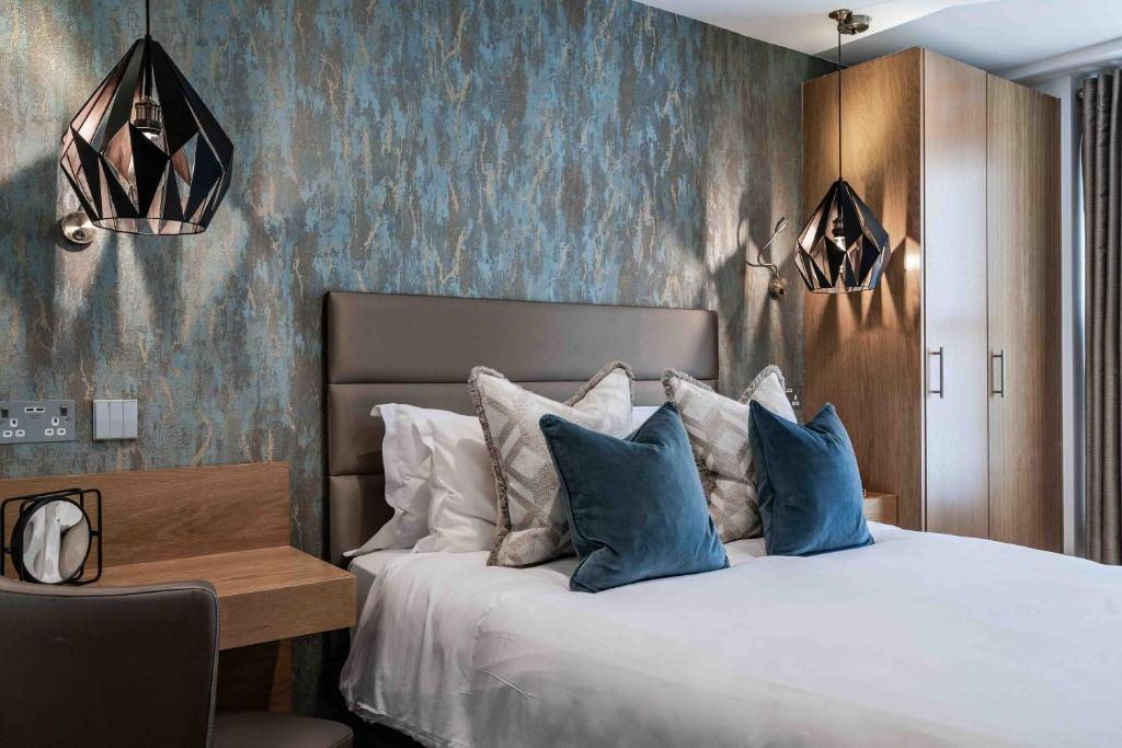 Double Room at The Jade Hotel